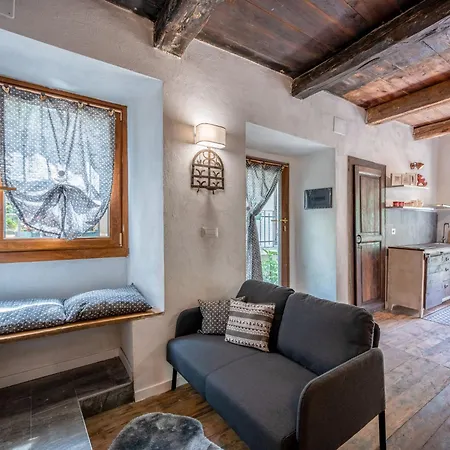 Il Gianlupo Grigio By Interhome