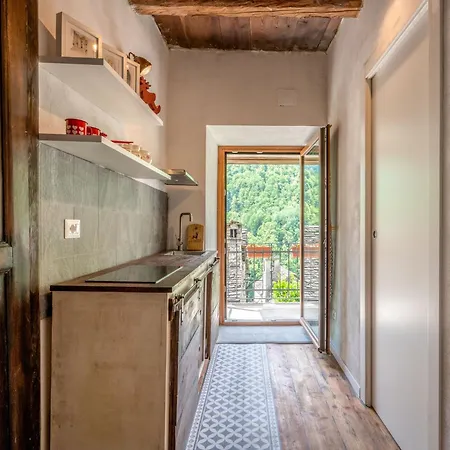 샬레 Il Gianlupo Grigio By Interhome 보그난코