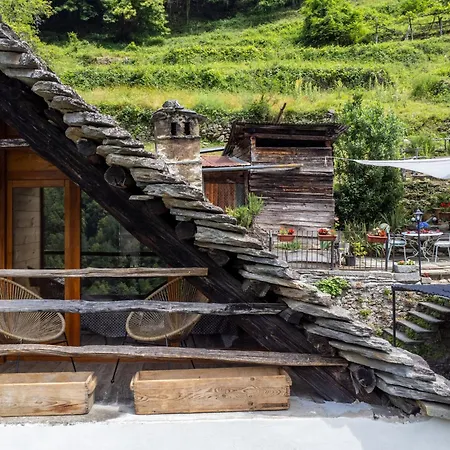 샬레 Il Gianlupo Grigio By Interhome 보그난코